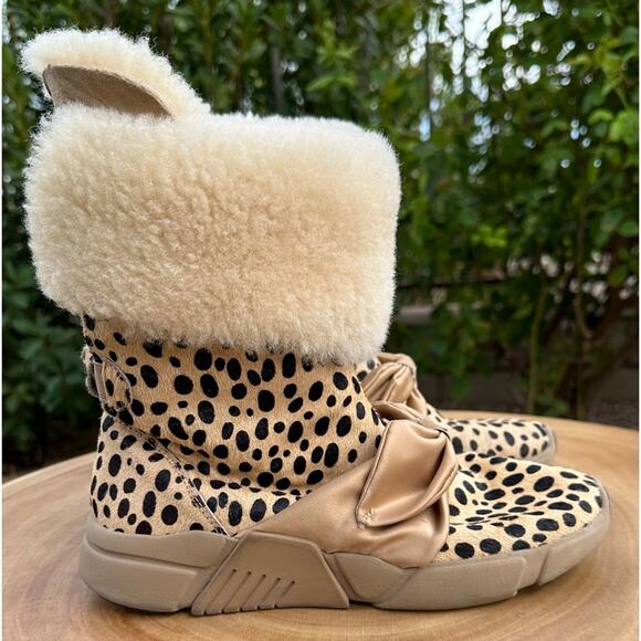 SKECHERS Mark Nason Cow Hair Shearling Leopard Print Pull On Boots Size 6 - Picture 2 of 6